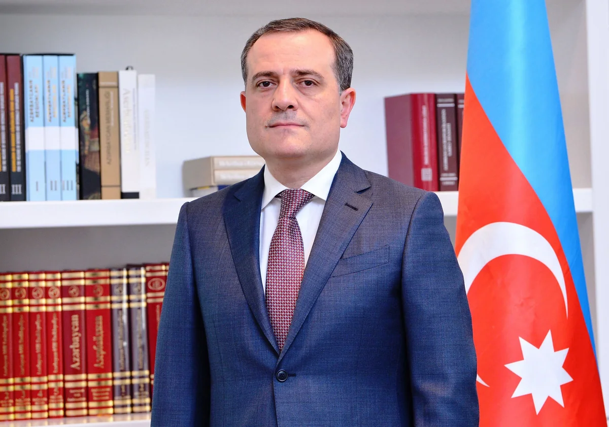 Təhsil naziri şöbə müdirini cəzalandırdı