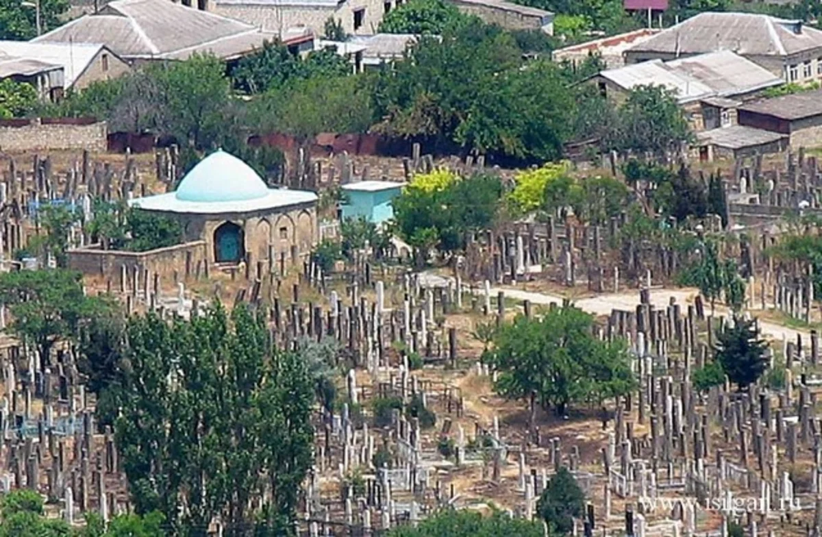 ​Dərbənddə dağıdılan türbə bərpa olunub