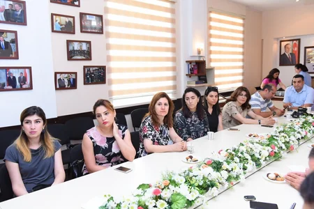 ADU-da media nümayəndələri mükafatlandırılıb