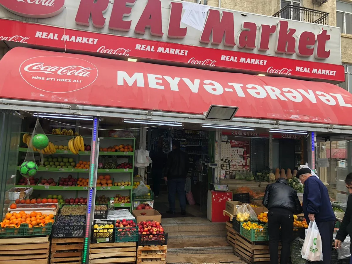 Bakıda istifadə müddəti bitmiş məhsullar satan market ifşa olunub