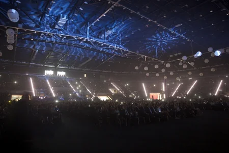 İtalyan müğənni Eros Ramazzotti Bakıda ilk dəfə konsert verib