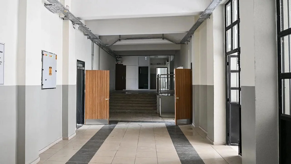 İstanbuldakı zəlzələyə görə məktəb və universitetlərdə ikigünlük tətil elan edilib