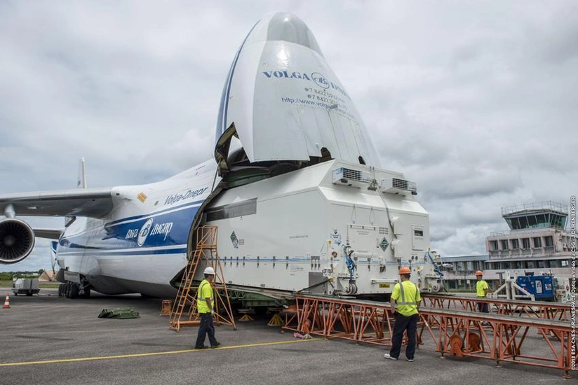 “Azerspace-2” peyki orbitə buraxılması üçün Kuru kosmodromuna gətirilib