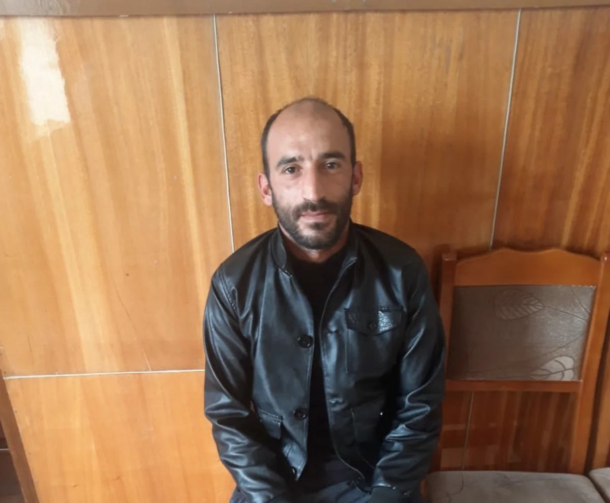 Ağsuda evlərdən oğurluq edən keçmiş məhkum saxlanılıb