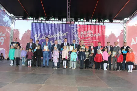 В День Ульяновска глава города наградил Ислама Гусейнова за благотворительную деятельность