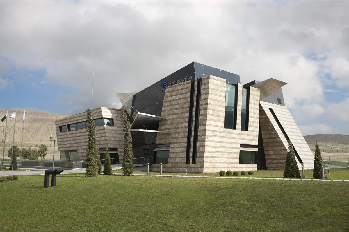 Азеркосмос сократил доходы от экспорта на 8%