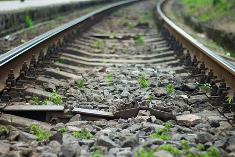 В России пассажирские вагоны сошли с рельсов, пострадали десятки человек