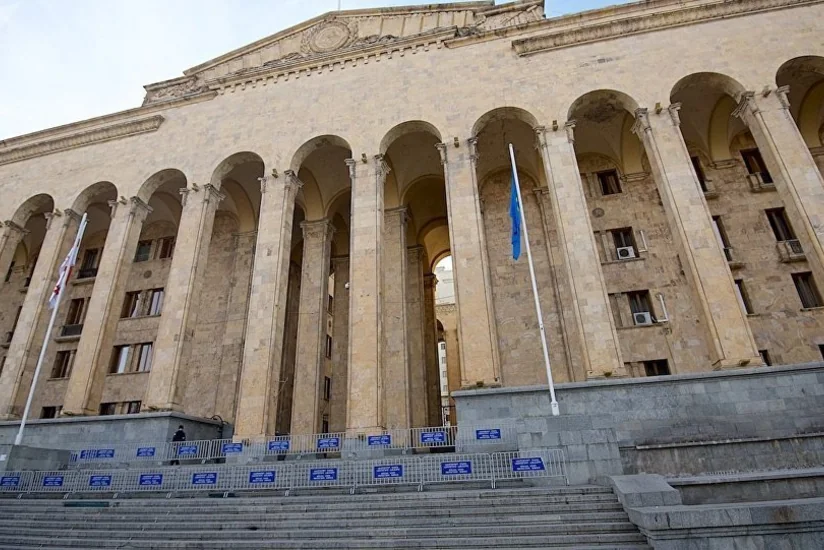 В парламенте Грузии подняли вопрос об установлении бюста карабахскому сепаратисту