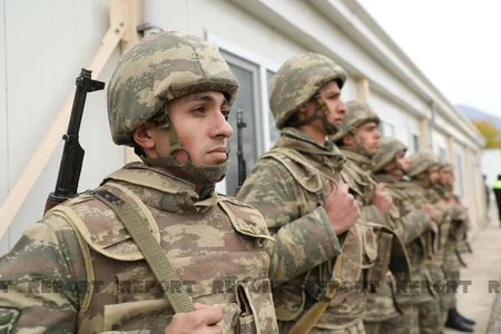 Солдаты армии-победительницы гордо несут службу в Агдаме