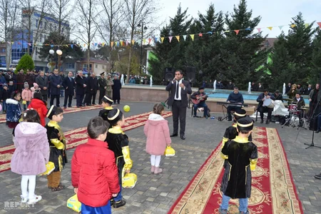 Biləsuvar və Cəlilabadda Dünya Azərbaycanlılarının Həmrəyliyi günü və Yeni il münasibətilə tədbirlər keçirilib - YENİLƏNİB
