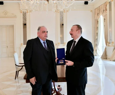 İlham Əliyev Dünya Güləş Birliyinin prezidentini qəbul edib