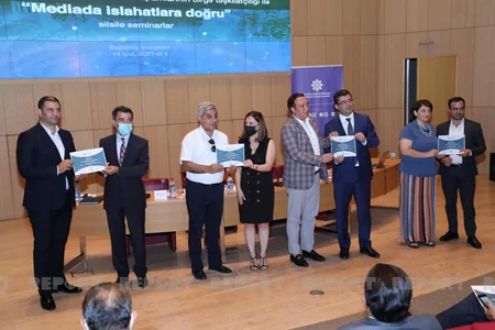 Mediada islahatlara doğru mövzusunda silsilə seminarlara yekun vurulub