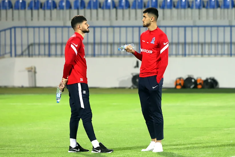 Zirənin müdafiəçisi De Byaziyə təşəkkür edib