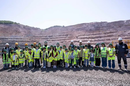 “AzerGold”un əməkdaşlarının övladları üçün qızıl mədəninə ekskursiya təşkil edilib