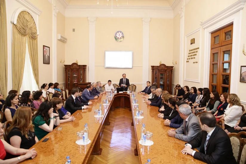 “Mehriban Əliyeva. Azərbaycanın birinci xanımının fəaliyyəti mətbuat səhifələrində” elektron nəşrinin təqdimatı olub