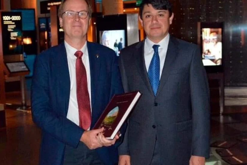 Nobel muzeyinə Qarabağ haqqında kitab təqdim edilib