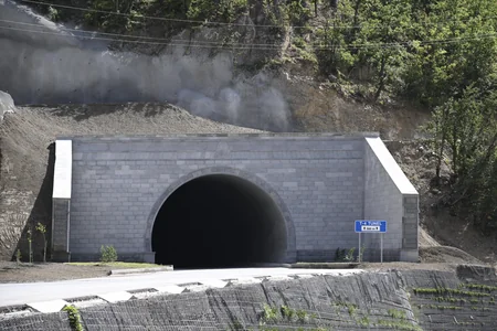 President visits construction site of 4th tunnel and a 15.2-kilometer section of Toghanaly-Kalbajar-Istisu highway