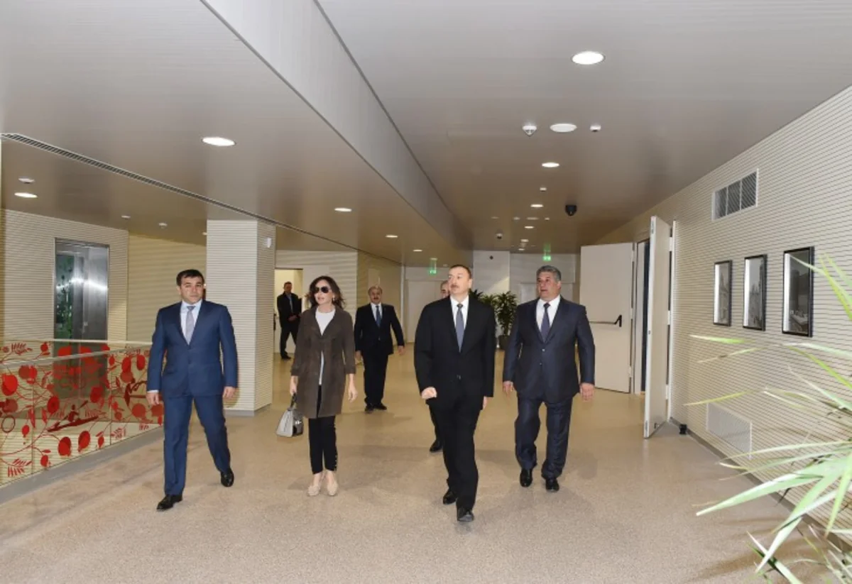 ​Prezident İlham Əliyev Bakı İdman Sarayında əsaslı təmirdən sonra yaradılan şəraitlə tanış olub