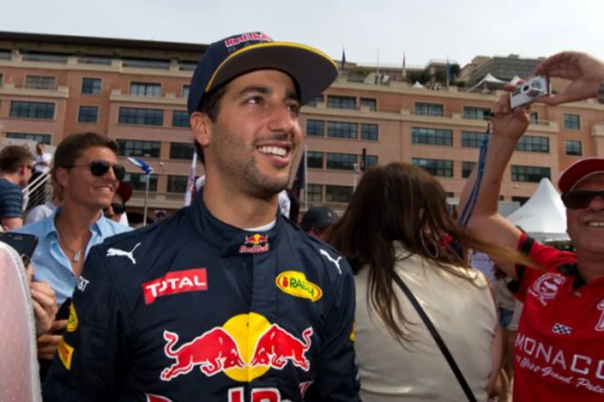 ​Red Bull Racingin pilotları Bakıdakı debüt yarışlarını ruh yüksəkliyi ilə gözləyirlər