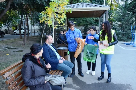 Bakının daha bir rayonunda konteyner meydançası yaradılıb