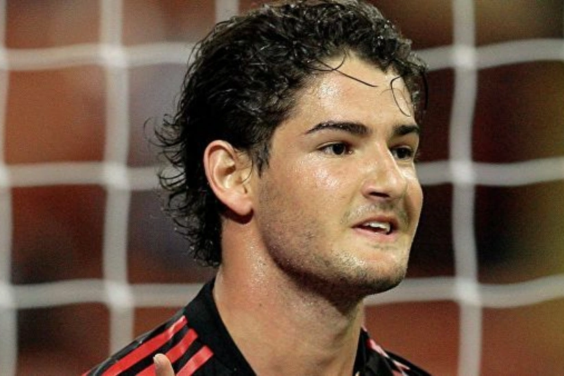 Известный футболист вернулся в бразильский клуб