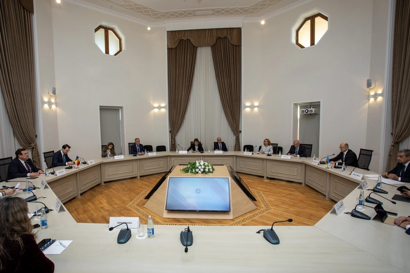 Азербайджан обсудил с Румынией ускорение реализации коридора зеленой энергии