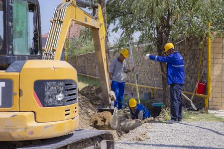 Nehrəm qəsəbəsinin içməli su və kanalizasiya şəbəkəsi yenidən qurulur
