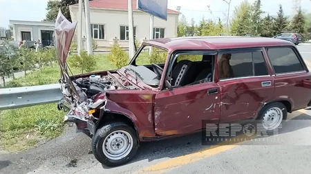 Oğuzda iki avtomobil toqquşub, nənə və körpə nəvəsi xəsarət alıblar