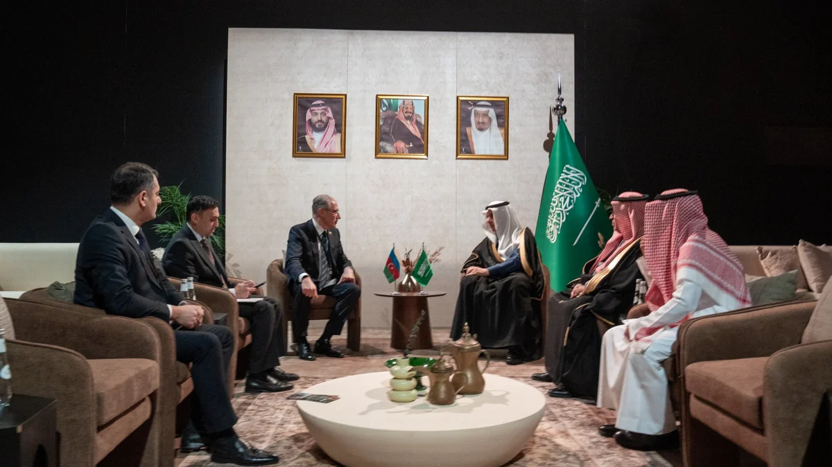 Muxtar Babayev COP16-nın prezidenti ilə iqlimin maliyyələşdirilməsini müzakirə edib