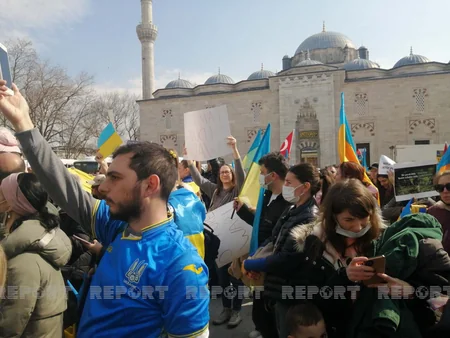Ukraynalılar İstanbulda Rusiya əleyhinə aksiya keçirib