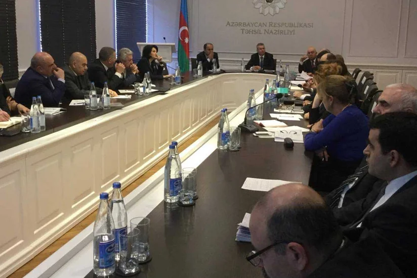 Azərbaycanda 12 illik ümumi təhsilə keçidlə bağlı müzakirələrə başlanıb