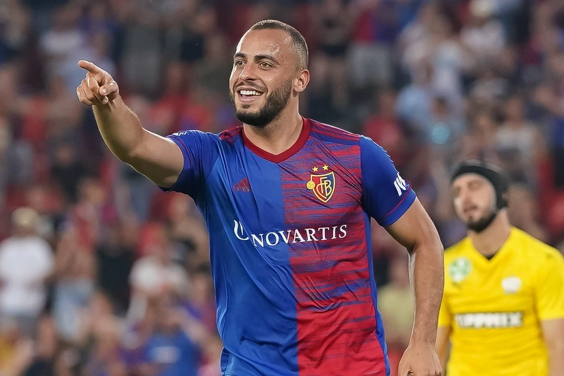 Bazelin hücumçusu ilə Barselona maraqlanır