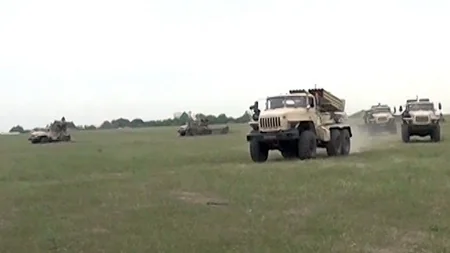 Təlimlərdə qoşunların yerdəyişməsi icra olunub - VİDEO