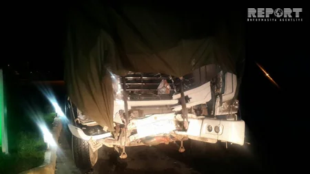 Bakıda yük maşını sərnişin avtobusu ilə toqquşub, 10 nəfər xəsarət alıb - FOTO