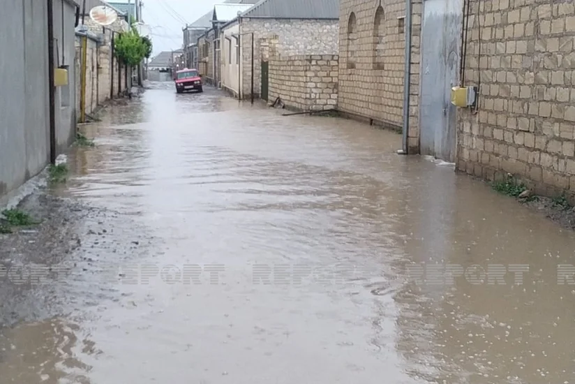 Gecə saatlarından yağan yağış Gəncədə fəsad törədib