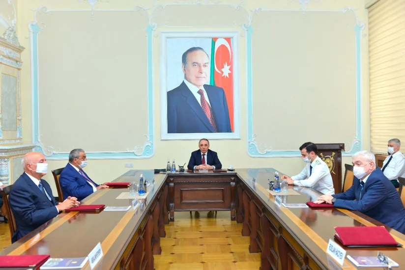 Kamran Əliyev Baş prokurorun sabiq müavinləri ilə görüşdü