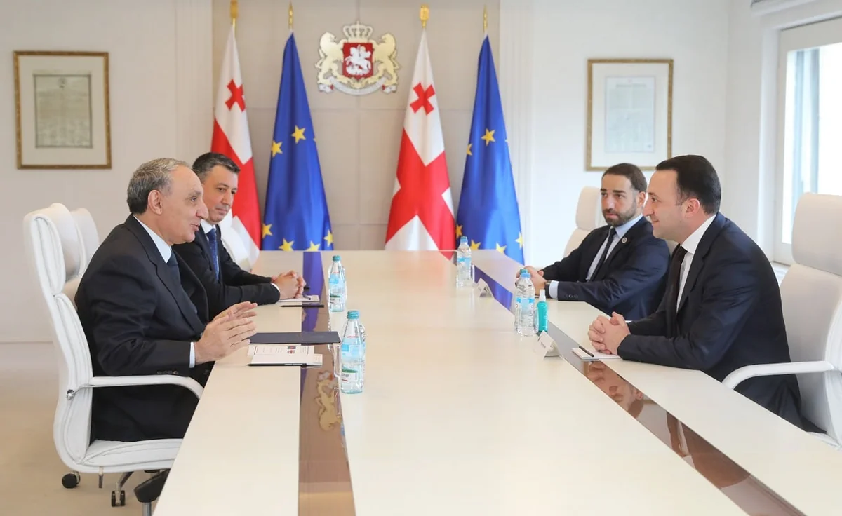 Kamran Əliyev Gürcüstanın Baş naziri ilə görüşüb