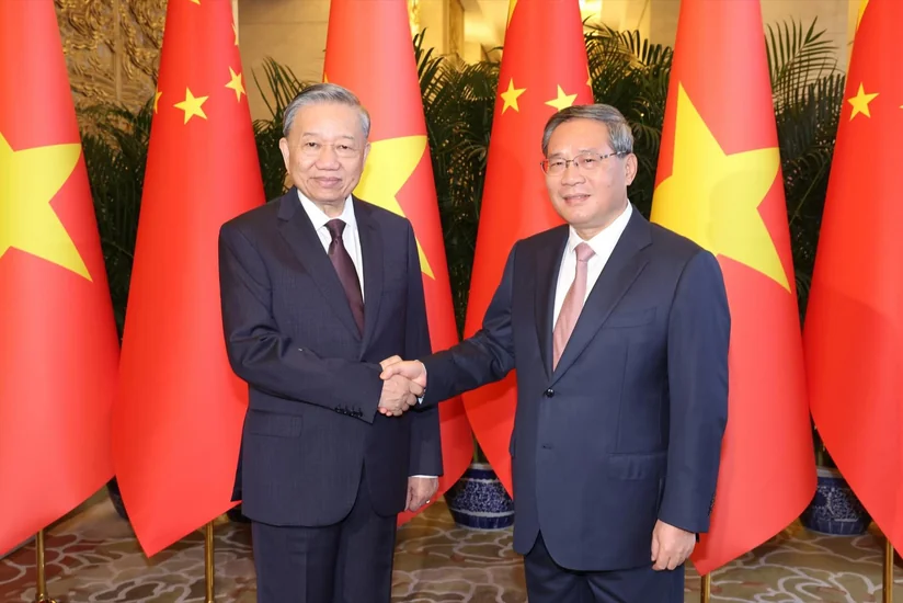 Vietnam, China sign 10 documents during Chinese Premier's visit to Hanoi