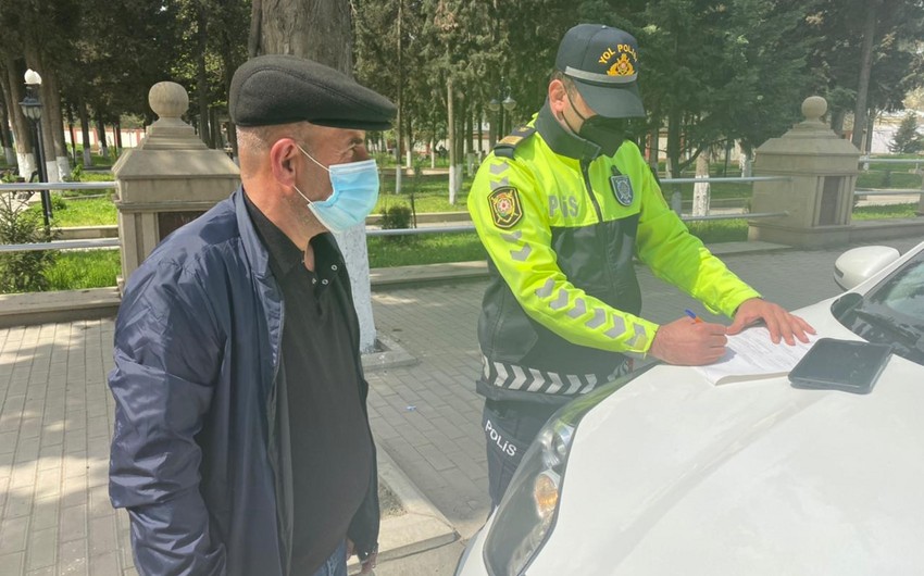 Polis Ağsuda piyadaları və sürücüləri cərimələdi