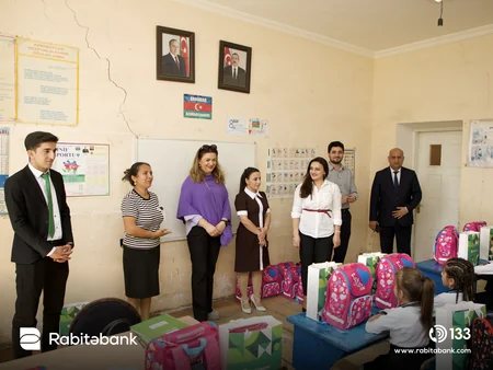 Rabitəbankdan Ümumdünya Kitab Günündə Ağdam kənd məktəbinə dəstək