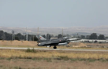 Azerbaijani, Turkish military pilots complete tasks during TurAz Eagle 2022 exercises
