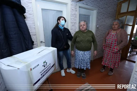 SOCAR Sumqayıtdakı aztəminatlı ailələrə və ahıl vətəndaşlara ərzaq yardımı edir - VİDEO