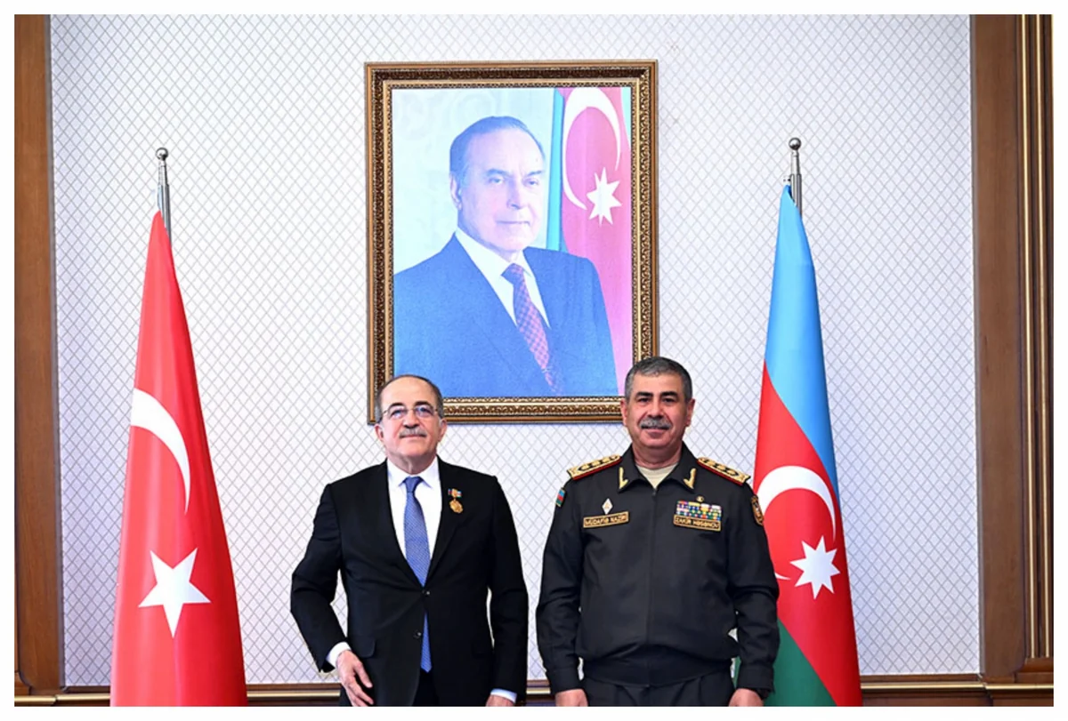  Azərbaycan Türkiyə müdafiə nazirinin müavinini medalla təltif edib