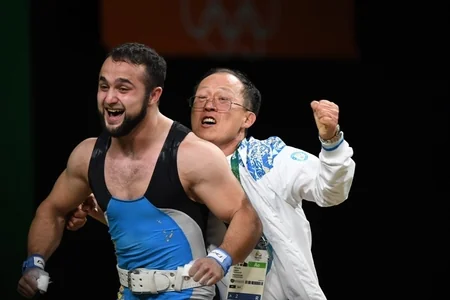 ​Azərbaycanlı ağırlıqqaldıran dünya rekordu vuraraq Olimpiya çempionu olub