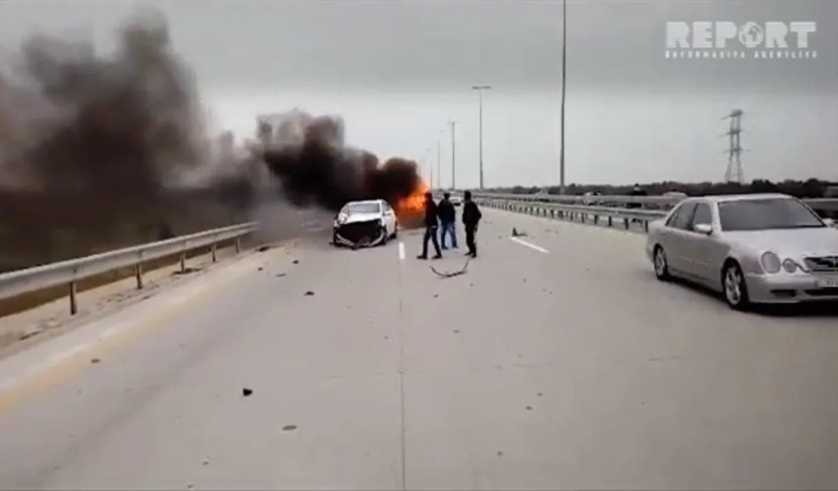 Bakıda ağır yol qəzası baş verib, 3 nəfər yanaraq ölüb - VİDEO - YENİLƏNİB