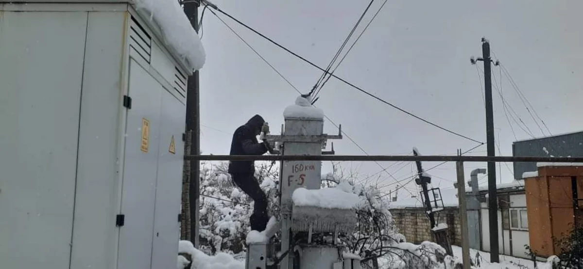 Güclü qar Cəlilabadın 90 kəndini işıqsız qoyub