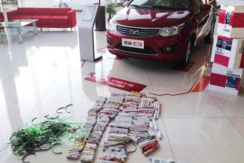 Çin vətəndaşı avtomobil almaq üçün 150 kq dəmir pul verib