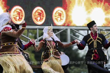 Böyük zəfərin yarmarkasından - FOTOREPORTAJ