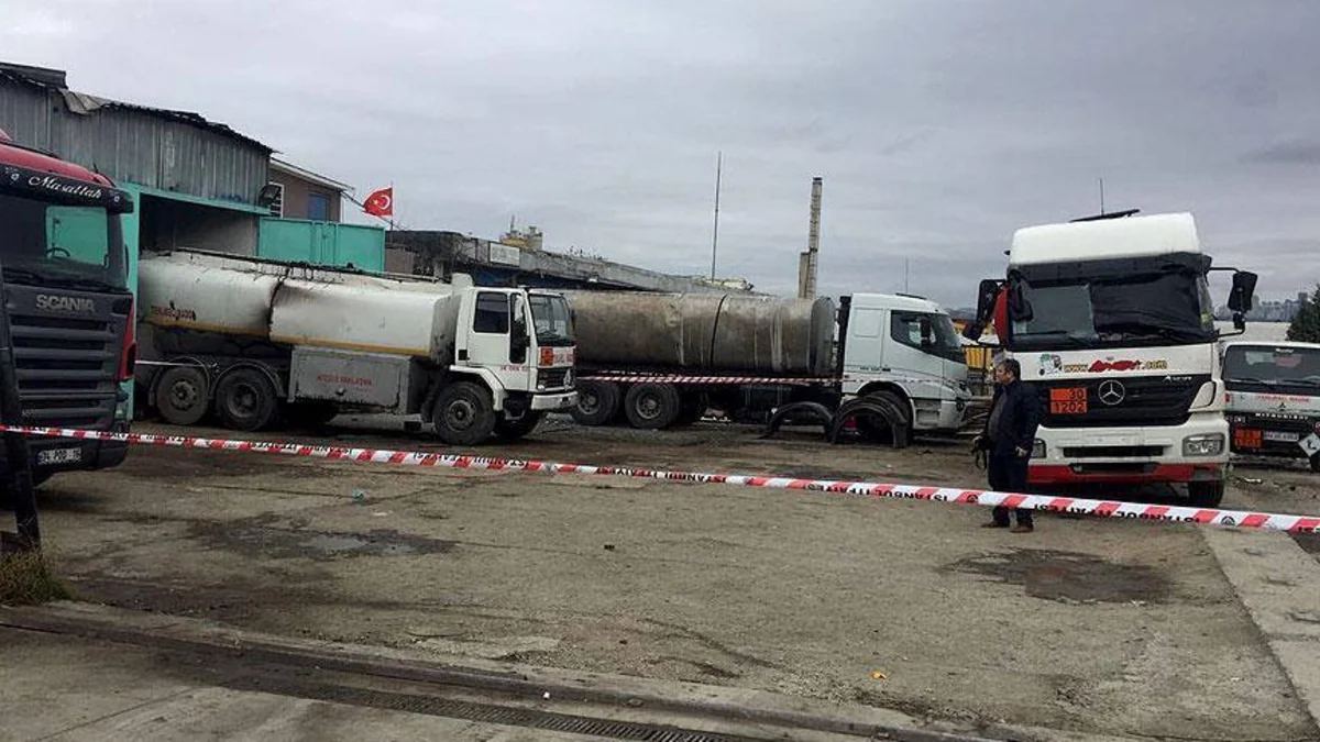 В Стамбуле на танкере прогремел взрыв - ВИДЕО