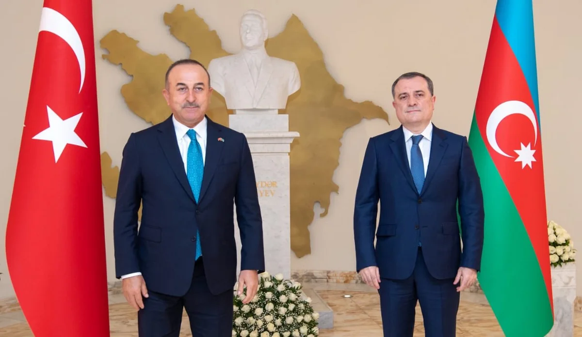 Ceyhun Bayramov və Mövlud Çavuşoğlu Azərbaycan-Ermənistan sülh sazişi üzrə danışıqları müzakirə edib